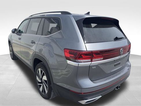 Used 2025 Volkswagen Atlas SE image 23