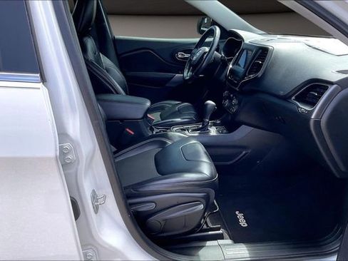 Used 2019 Jeep Cherokee Latitude Plus image 7