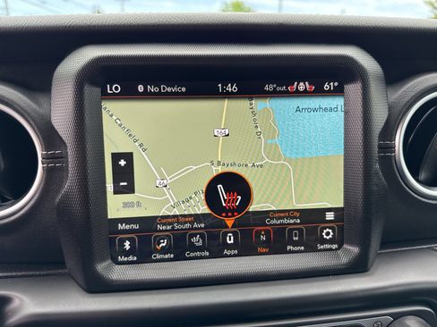 Used 2023 Jeep Wrangler Unlimited Sahara w/ Cold Weather Group AWD/4WD image 7