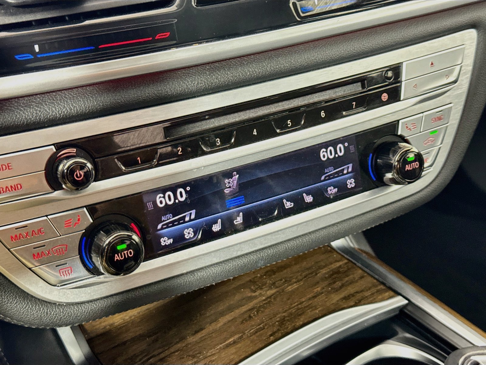 Used 2018 BMW 750i xDrive AWD/4WD image 15