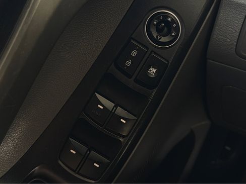 Used 2016 Hyundai Elantra SE image 30