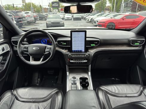 Used 2020 Ford Explorer Platinum w/ Premium Technology Package AWD/4WD image 34
