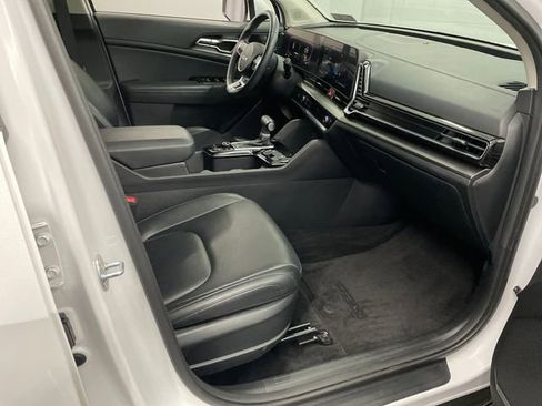 Certified 2024 Kia Sportage EX image 30