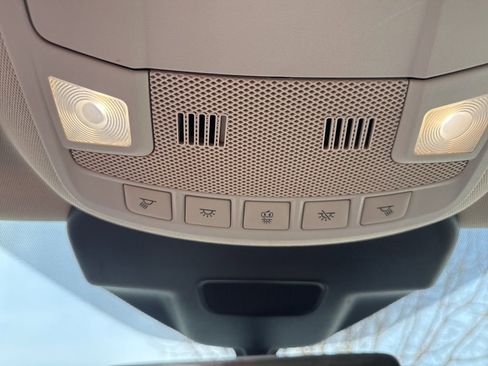 Used 2020 Lincoln Nautilus FWD w/ Equipment Group 101A image 19