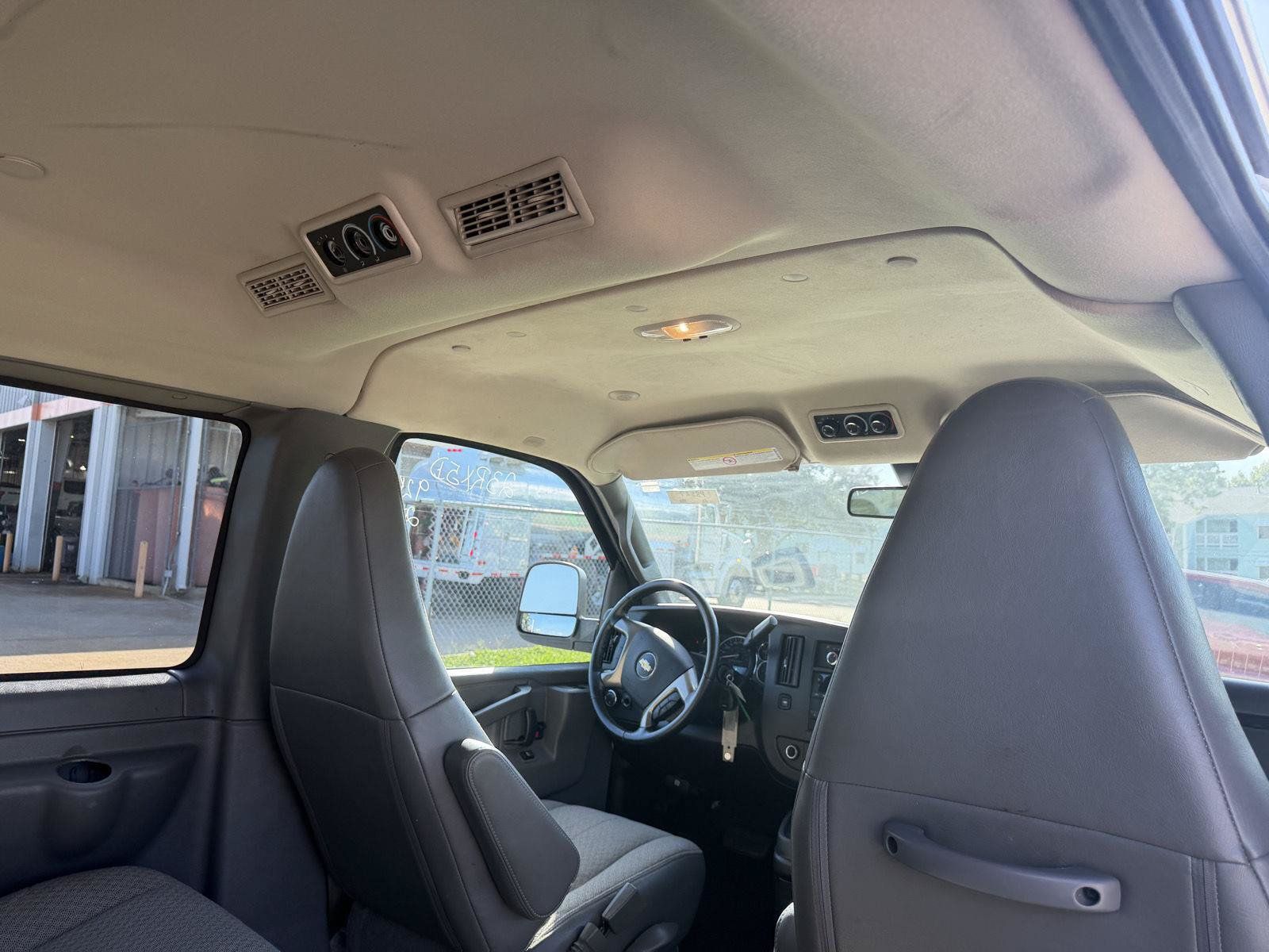Used 2021 Chevrolet Express 2500 LT w/ LT Preferred Equipment Group RWD image 9