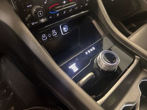 New 2025 Jeep Grand Cherokee Limited image 12