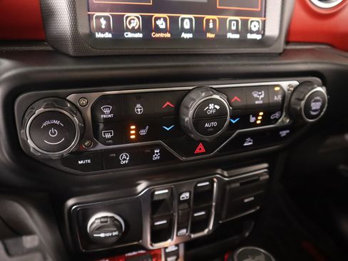 Used 2022 Jeep Wrangler Unlimited Rubicon w/ Cold Weather Group image 8