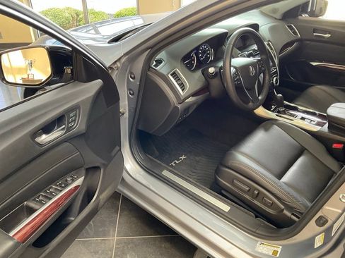 Used 2015 Acura TLX FWD image 10
