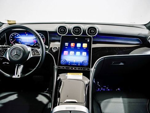 Used 2025 Mercedes-Benz GLC 300 image 11