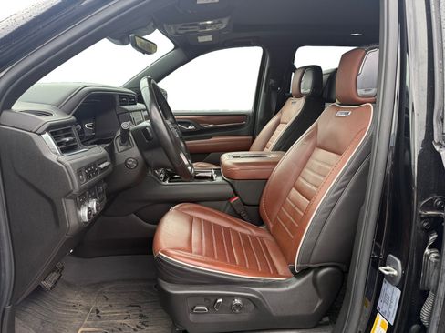 Used 2023 GMC Yukon XL Denali Ultimate AWD/4WD image 9