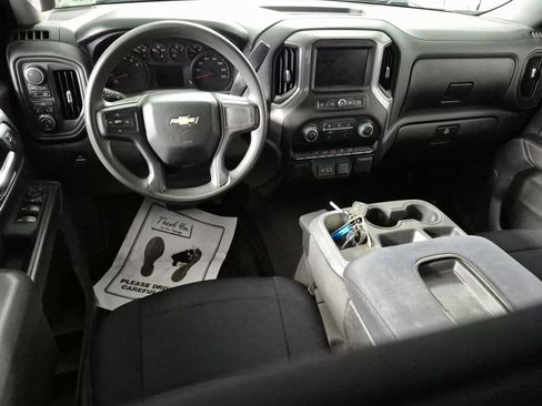 Used 2022 Chevrolet Silverado 1500 Custom image 2