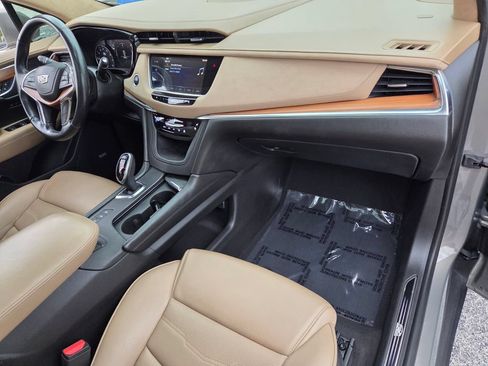 Used 2018 Cadillac XT5 Platinum w/ Driver Assist Package AWD/4WD image 18
