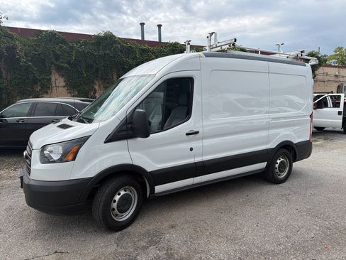 Used 2019 Ford Transit 150 130 Medium Roof RWD image 5