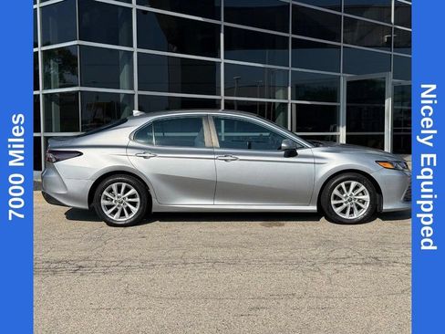 Used 2022 Toyota Camry LE FWD image 2