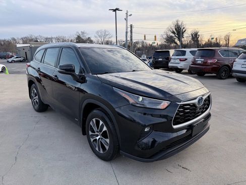 Used 2023 Toyota Highlander XLE image 60