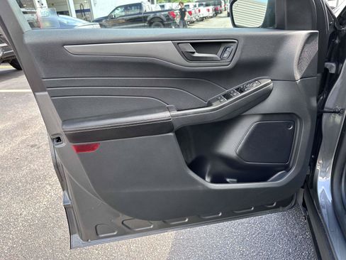 Used 2023 Ford Escape Active AWD/4WD image 9
