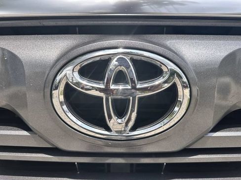 Used 2025 Toyota Tundra Limited AWD/4WD image 10