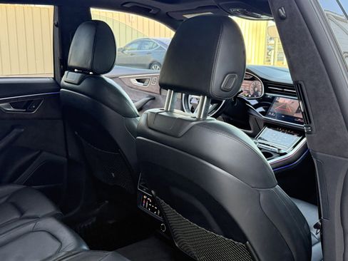 Used 2019 Audi Q8 Prestige image 25