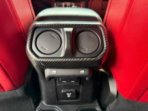 Used 2018 Jeep Wrangler Unlimited Sahara w/ Uconnect 4C Nav & Sound Group AWD/4WD image 29