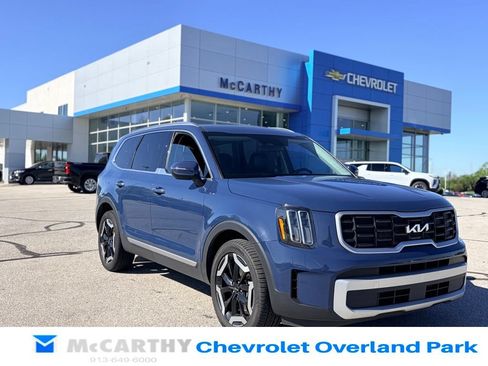 Used 2025 Kia Telluride S FWD image 1