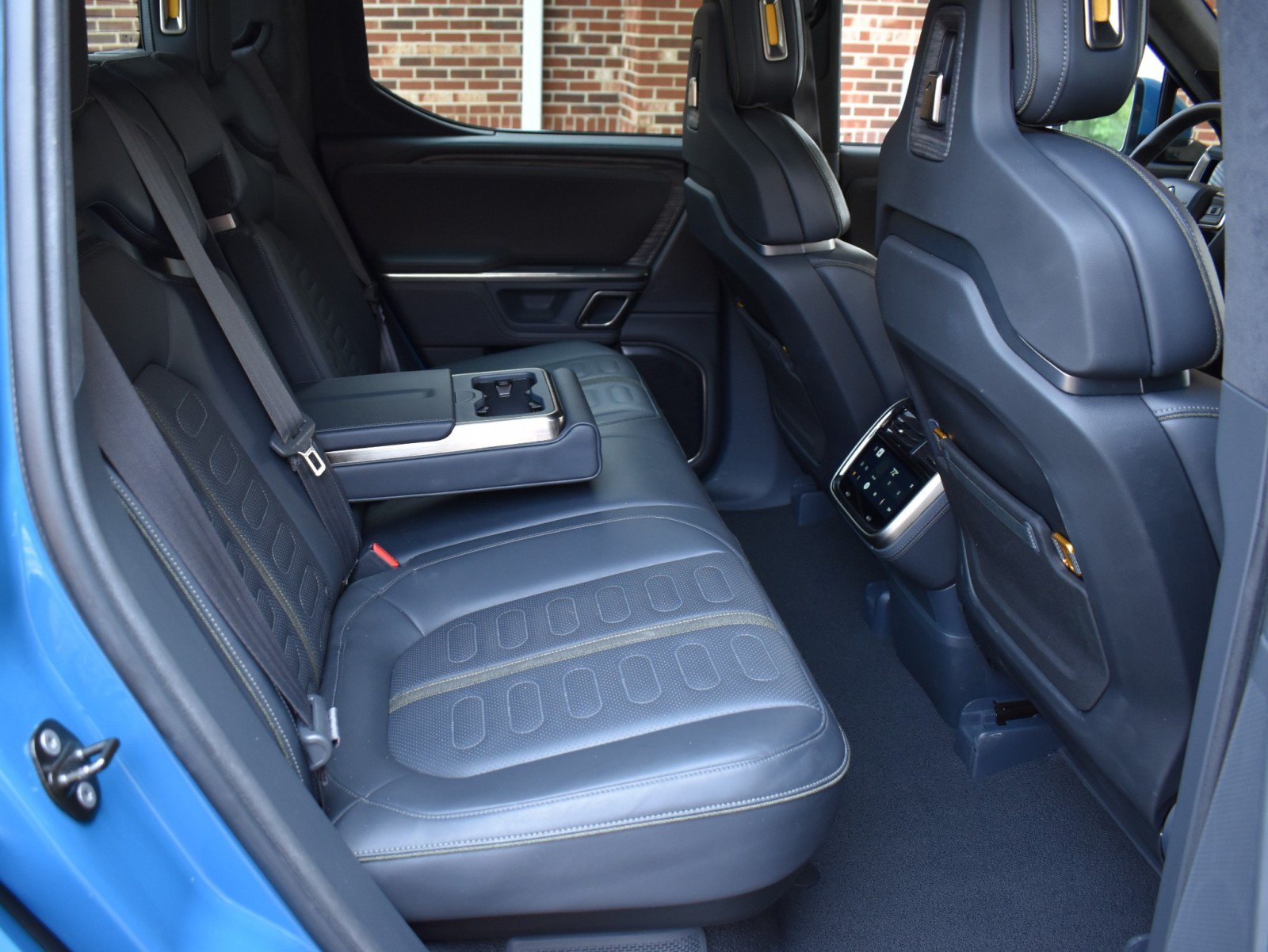 Used 2022 Rivian R1T Launch Edition AWD/4WD image 32