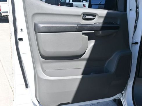 Used 2020 Nissan NV 2500 S image 19