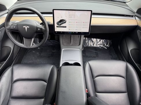 Used 2021 Tesla Model 3 Standard Range Plus image 40