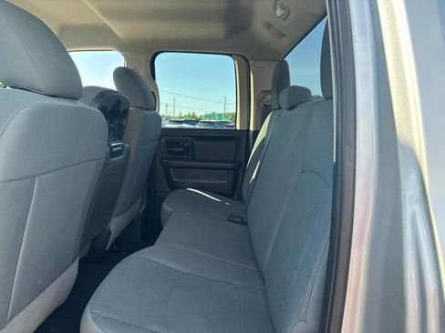 Used 2019 RAM 1500 Express w/ Express Value Package AWD/4WD image 9
