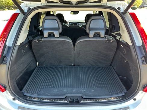 Used 2021 Volvo XC90 T6 Momentum w/ Climate Package image 31