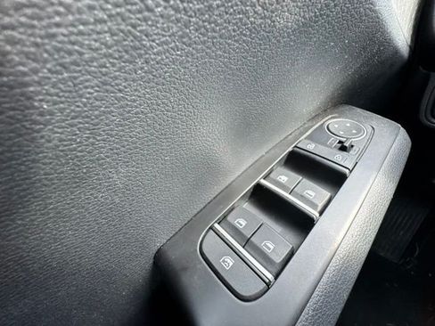 Used 2020 Kia Soul LX FWD image 18