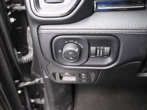 Used 2022 RAM 1500 Limited AWD/4WD image 18