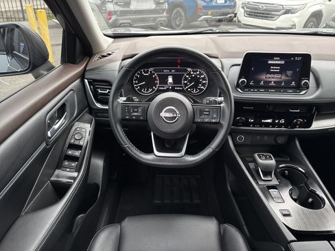 Used 2023 Nissan Rogue SV w/ SV Premium Package image 11