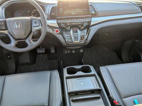 New 2026 Honda Odyssey Touring image 14