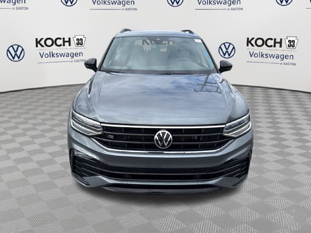 Certified 2023 Volkswagen Tiguan SE R-Line AWD/4WD image 2