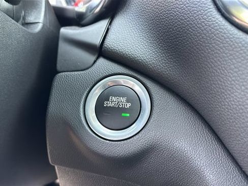 Used 2024 Chevrolet Equinox LT FWD image 28