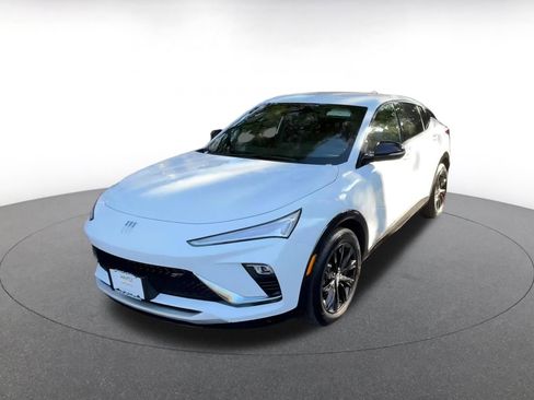 Used 2025 Buick Envista Sport Touring image 7