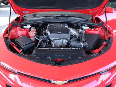 Used 2017 Chevrolet Camaro LT RWD image 32
