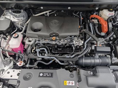 Used 2025 Toyota RAV4 XLE image 33