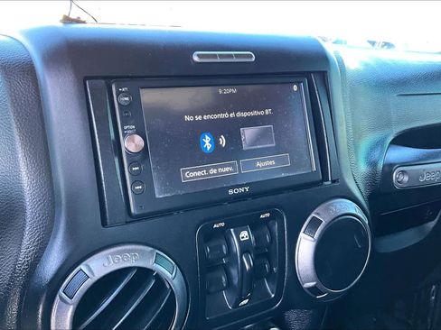 Used 2018 Jeep Wrangler Unlimited Sport S image 31