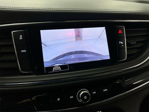 Used 2020 Buick Enclave Essence image 14