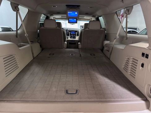 Used 2018 Cadillac Escalade ESV Premium Luxury AWD/4WD image 22