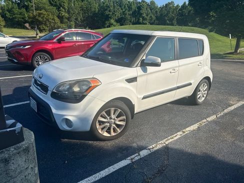 Used 2013 Kia Soul + w/ Audio Pkg FWD image 1