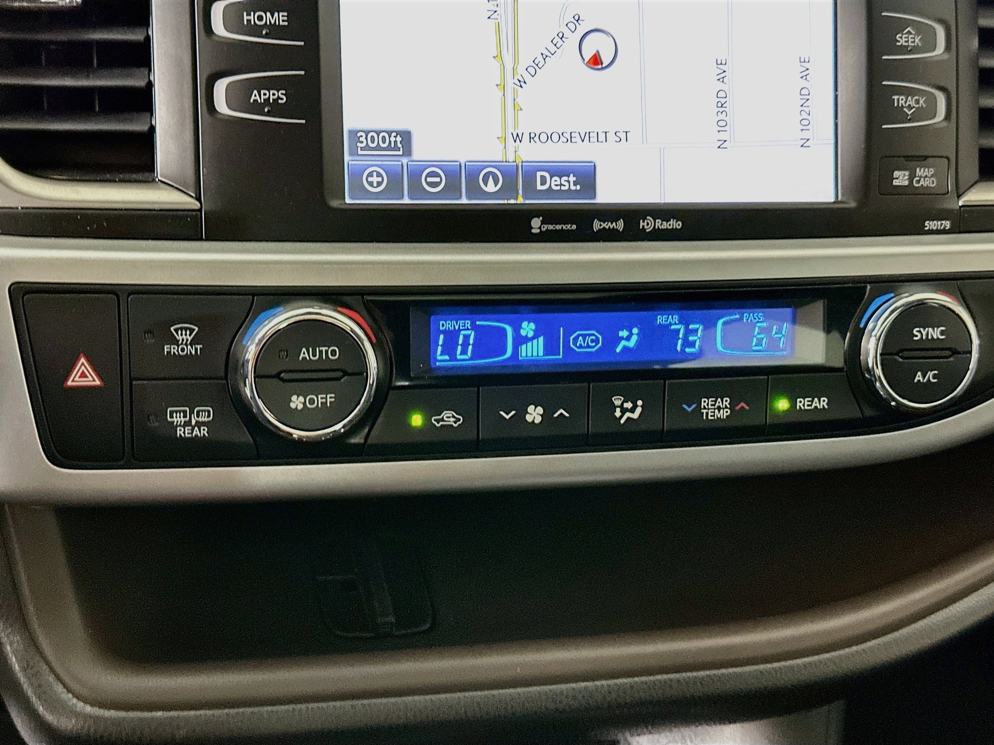 Used 2018 Toyota Highlander XLE AWD/4WD image 24