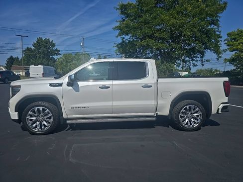 Used 2023 GMC Sierra 1500 Denali w/ Denali Reserve Package AWD/4WD image 3