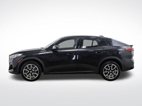 Certified 2024 BMW X2 xDrive28i w/ Premium Package AWD/4WD image 2