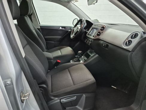 Used 2017 Volkswagen Tiguan Limited w/ Premium Package AWD/4WD image 33