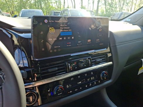 New 2026 Nissan Pathfinder Platinum AWD/4WD image 8