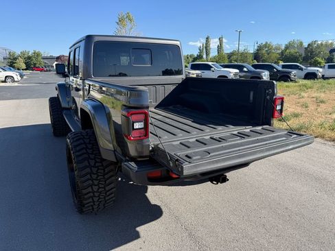 Used 2020 Jeep Gladiator Overland w/ LED Lighting Group AWD/4WD image 13