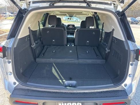 New 2025 Nissan Pathfinder SV w/ SV Premium Package image 28