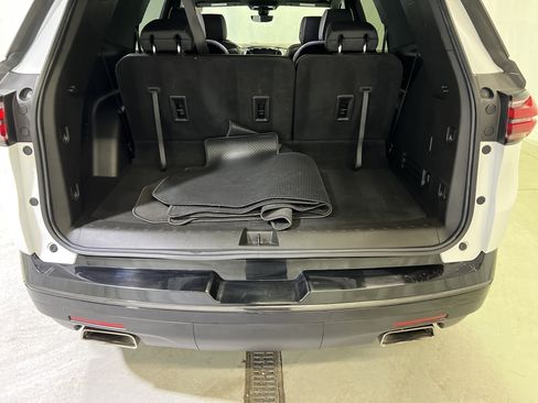 Used 2023 Chevrolet Traverse Premier w/ Redline Edition image 14